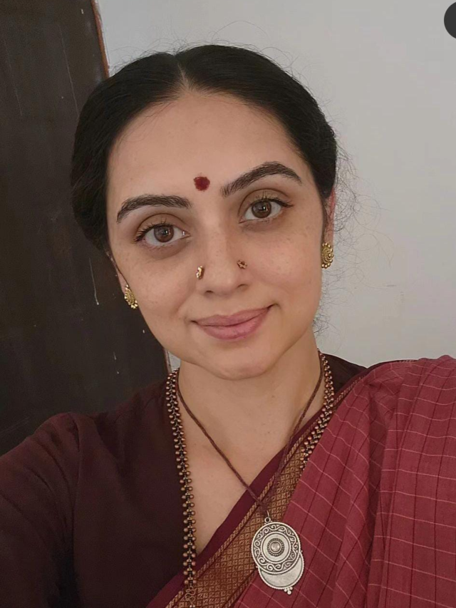 Shuruti Marathe In Devra